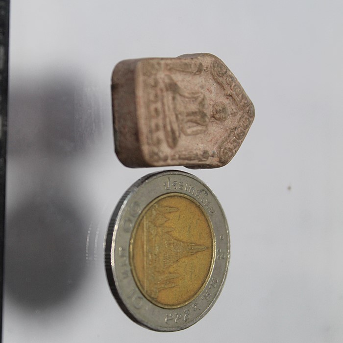 Q818พระขุนแผน 5 เหลี่ยม พิมพ์พร้อมตะกรุด สภาพสวยๆ ไม่ทราบที่