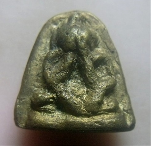 **เบา​ๆ​**พระปิดตามหาอุตม์ พิมพ์ 2 หน้า เนื้อทองผสม เก่า ไม่ทราบที่ สวยๆ**เชิญชมครับ