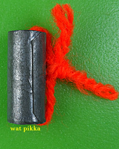 ตะกรุดลูกอมพระพิรุณแสนห่า หลวงปู่สิงห์ วัดบ้านขี้เหล็ก ศรีสะเกษ .B838.*