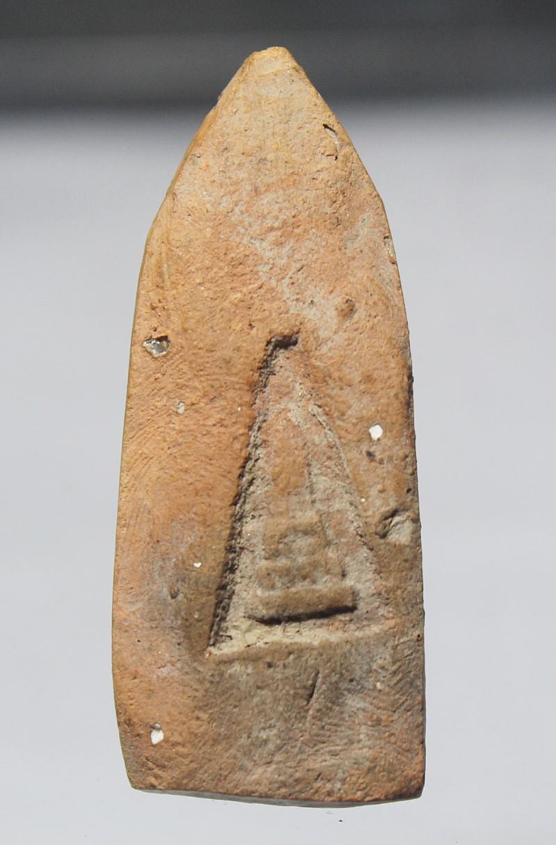 Q841พระลีลา รุ่นจงอางศึกครับ วัดพระธาตุ จ.สุพรรณบุรี ปี2510 เนื้อดิน พิมพ์นิยม หายากครับ สภาพสวยๆ พร