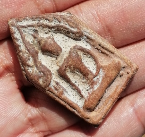 ขุนแผนแข้งหมอน​ หลวงพ่อกวย​ วัดโฆษิตาราม​ เนื้อดิน​ ยุคต้น​ เคาะเดียว     