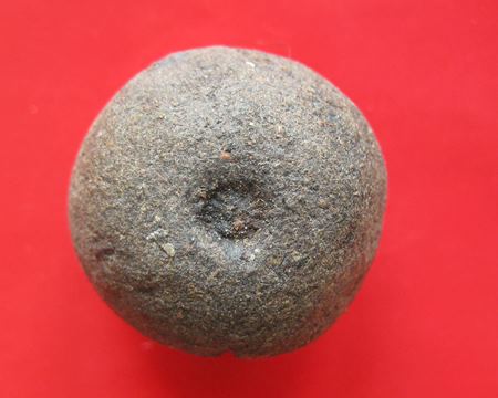 ลูกอม หลวงปู่ลมัย(ละมัย) เนื้อชานหมากผสมมวลสารเก่า + รูปถ่าย รุ่นเสาร์ห้าอจินตรัย รวยทันตา ปี 2554