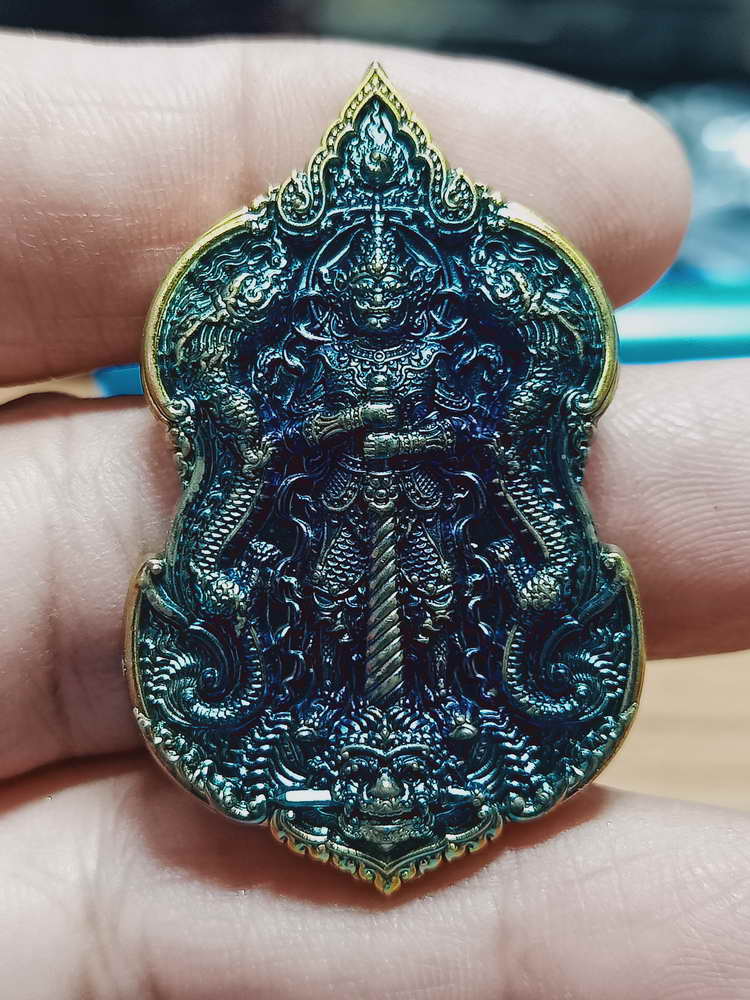 4-335 เหรียญท้าวเวสสุวรรณ มังกรสวรรค์ ศาลเจ้าเทพนาจา หาดใหญ่ สงขลา 2565 ชน.ผิวรุ้ง เลข1707 กล่องเดิม