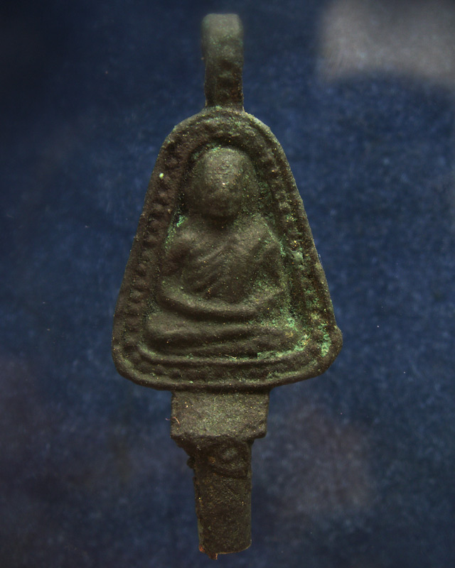 แท้ๆ จากวัด !!!เหรียญหล่อจอบใหญ่ หลวงพ่อเงิน รุ่นปืนแตก วัดคงคาราม (บางคลานใต้) ตัดจากช่อกรรมการ (2)