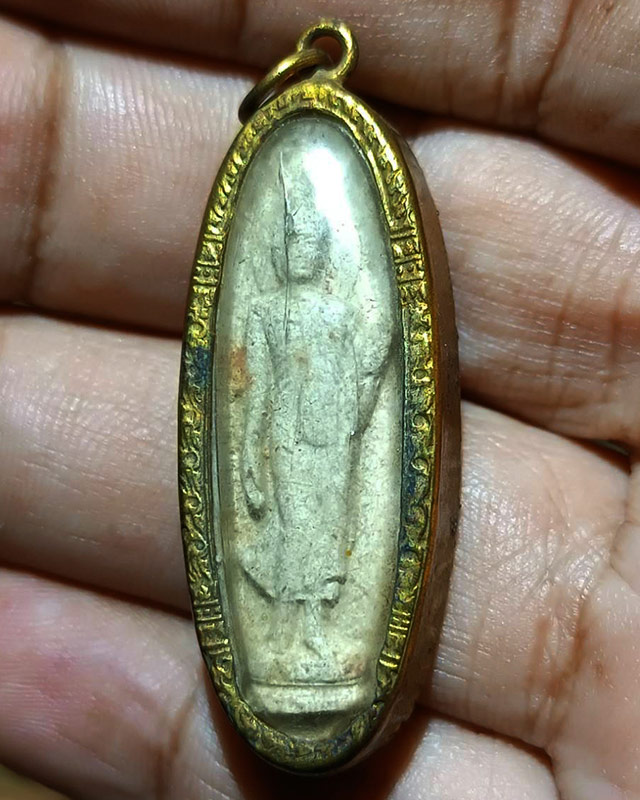 3.พระ 25 พุทธศตวรรษ เนื้อดิน กรอบเดิม ขาครบแข็งแรง ไม่เคยผ่านการแกะเลย