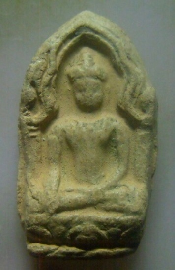 **เบา​ๆ​**พระยอดขุนพล เนื้อดินผสมผง เก่าๆไม่ทราบที่**เนื้อจัดๆ เชิญชมครับ 