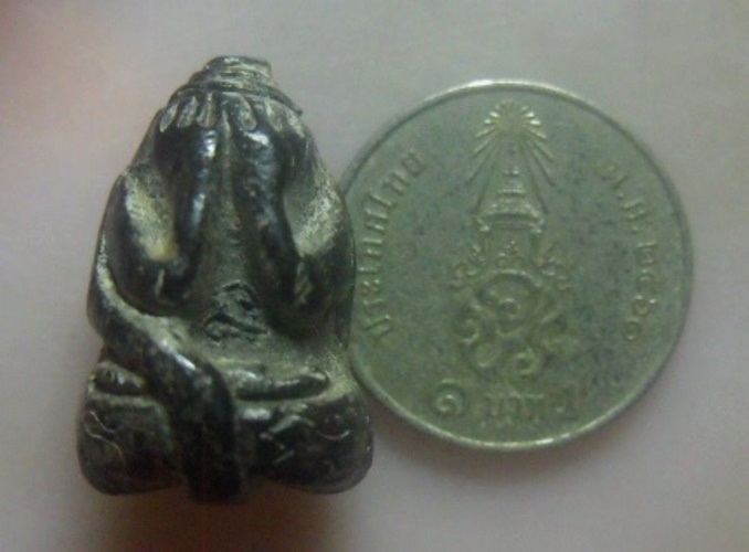 **เบา​ๆ**พระปิดตามหาอุตม์ มือไขว้ จารยันต์รอบ เนื้อผงคลุกรัก หนึกนุ่ม เก่าๆไม่ทราบที่**เนื้อจัด สวยๆ