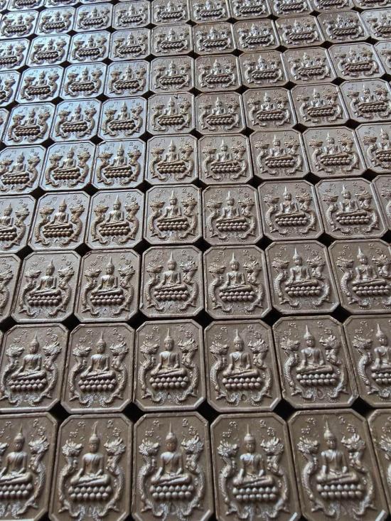 หลวงพ่อชอุ้ม กตสาโร วัดตะเคียนเลื่อน จ.นครสวรรค์ พระผงดินเผา วัดตะเคียนเลื่อน 4 ลุ้น