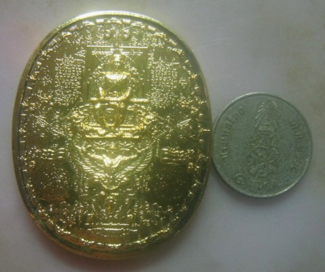 **เบา​ๆ**เหรียญระเบิดหมื่นยันต์ สมเด็จพระเจ้าตากสินมหาราชทรงครุฑ หลังนารายทรงครุฑ อ.หม่อม**กะไหล่ทอง