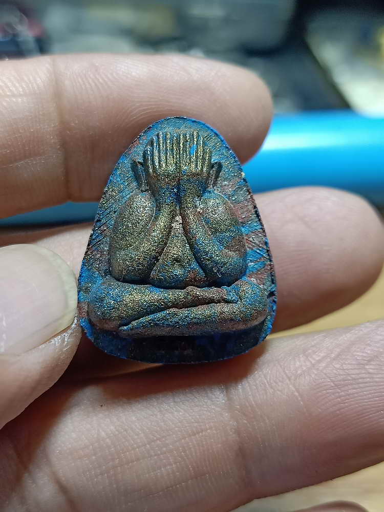 4-245 พระผงปิดตา ครบ 8 รอบ หลวงปู่นิ่ม วัดพุทธมงคล จ.สุพรรรณบุรี 2566 เลข 123 กล่องเดิม