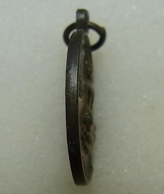 เหรียญพระพุทธเจ้า หลังพระเทพองค์อิน เนื้อฝาบาตร สีทูโทน สวยมาก ไม่ทราบวัดที่ออก