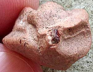 *พระเม็ดน้อยหน่า กรุวัดพระแก้ว กำแพงเพชร เนื้อดิน*