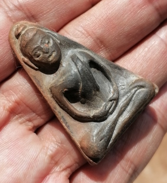 พระกันผี​ พิมพ์ใหญ่​ เนื้อดิน หลวงพ่อกวย​ ชุตินธโร​ วัดโฆษิตาราม​ ยุคต้น​ เคาะเดียว    