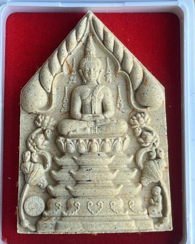 พระพุทธเจริญทรัพย์ หลวงปู่มหาศิลา สิริจันโท เนื้อรวมผงว่านผงพุทธคุณ หลวงปู่เมตตาออกแบบยันต์