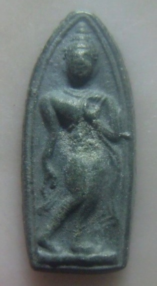 **เบา​ๆ​**พระปางลีลา เนื้อชินหลังลายผ้า เก่าๆ ไม่ทราบที่**เนื้อจัด สวยๆ เชิญชมครับ 