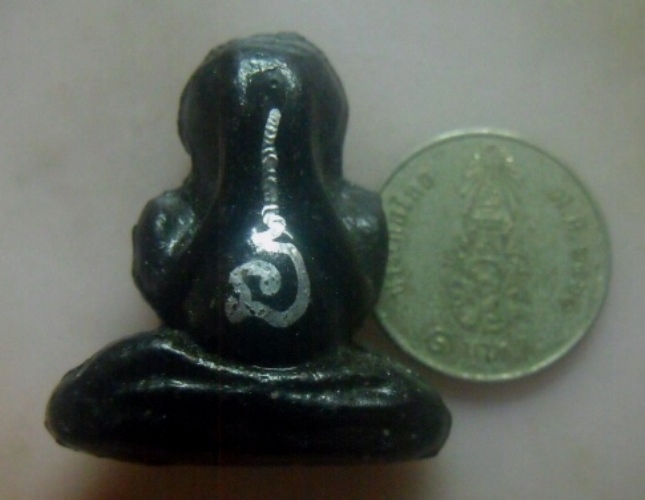 **เบา​ๆ​**พระปิดตาเนื้อผงลงรัก พิมพ์วัดสะพานสูง จารยันต์หน้า-หลัง เก่าๆ ไม่ทราบที่**สวยๆ เชิญชมครับ