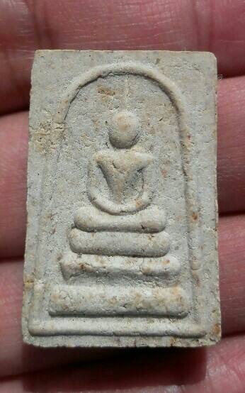 พระไม่ทราบที่ เคาะเดียว  