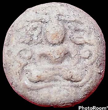 *พิมพ์จันทร์ลอย เนื้อผง กรุวัดคู้สลอด อยุธยา หลวงพ่อปาน วัดบางนมโค ปลุกเสก*