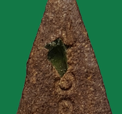 พระสมเด็จสุคโต พิมพ์สามเหลี่ยม หลวงปู่เฮี้ยง วัดป่าฯ สร้างประมาณปี 2507 เนื้อผงว่าน กรรมการ