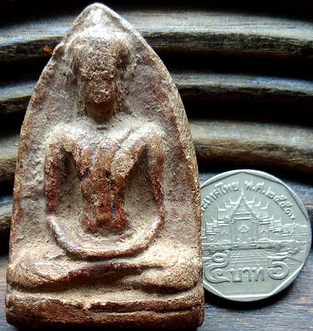 *พระร่วงนั่ง ชีโบ เนื้อดินเก่าๆ องค์ใหญ่*