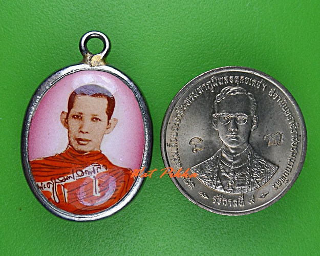 ล็อกเก็ตหลวงพ่อโสภณ วัดเพชรสมุทร สมุทรสงคราม .C572.