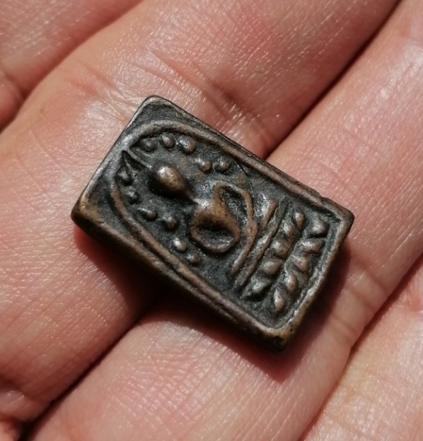 พระหล่อไม่ทราบที่ เคาะเดียว  