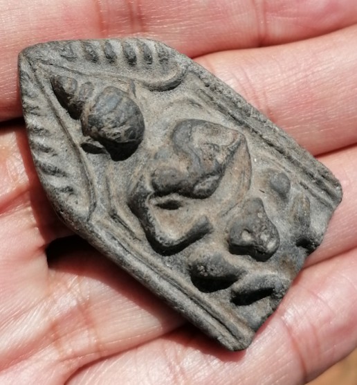 ขุนแผนขี่โหงพราย​ หลวงพ่อกวย​ วัดโฆษิตาราม​ เนื้อดิน​ ยุคต้น​ เคาะเดียว     