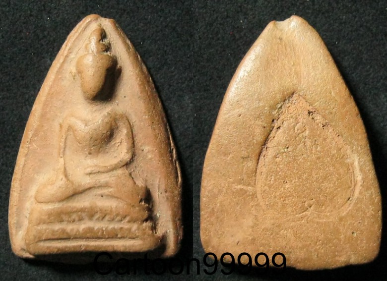 พระนางพญา กรุวัดทับผึ้ง ศรีสำโรง สุโขทัยครับ พิมพ์นางพญา (พระพุทธชินสีห์) เนื้อดินเผา สีหม้อใหม่ครับ