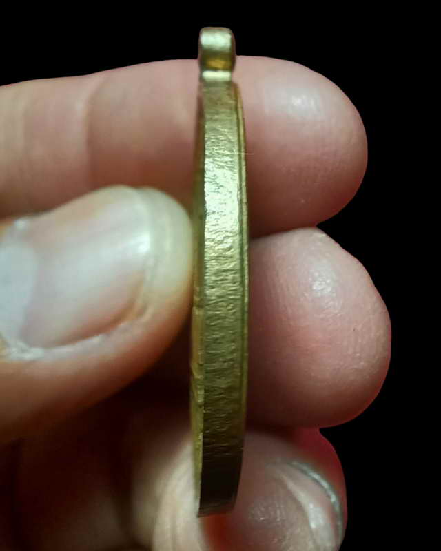 เหรียญทรงผนวช2508เนื้อทองฝาบาตรบล้อคนิยม 4500