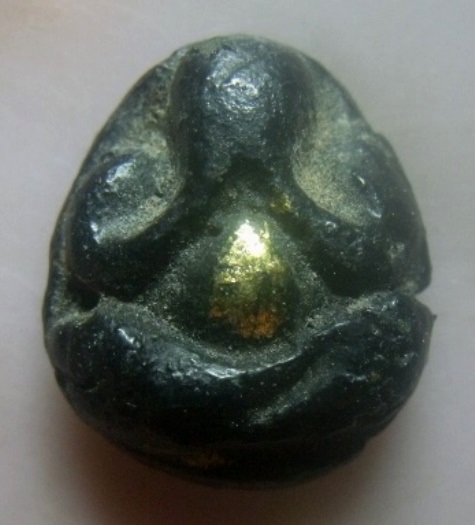 **เบา​ๆ​**พระปิดตามหาลาภ เนื้อผงลงรัก ปิดทอง เนื้อหนึกนุ่ม แห้ง เก่าๆ ไม่ทราบที่**เนื้อจัด สวยๆ  