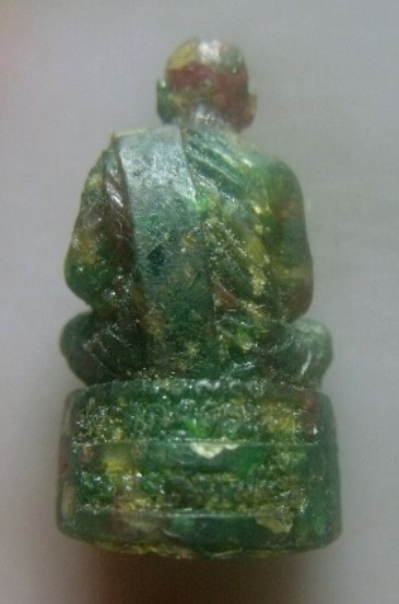 **เบา​ๆ​**รูปเหมือนหลวงพ่อเขียน วัดกะทิง รุ่นปลอดภัยดี มีลาภ เนื้อเรซิ่นผสมพลอย จ.จันทบุรี**สวยๆ