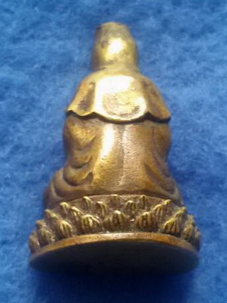 รูปหล่อ พระโพธิสัตว์กวนอิม ตอกโค้ดใต้ฐาน