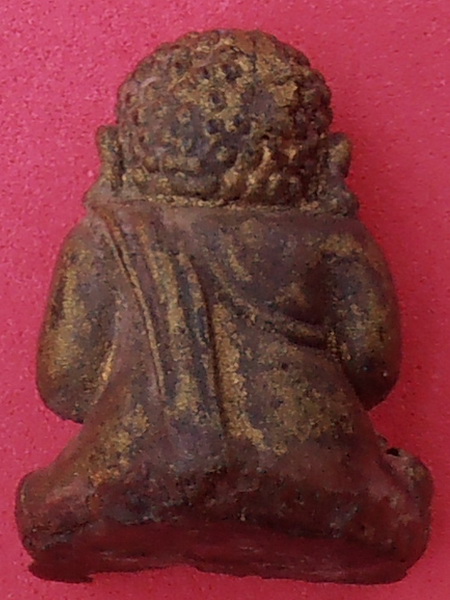 พระสังกัยจายน์ เนื้อผงลงรักปิดทองเก่า