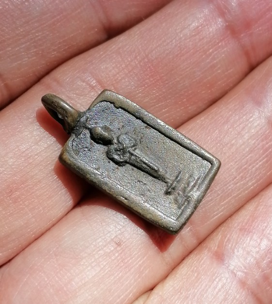 เหรียญหล่อโบราณ ปางรำพึง​ หลวงพ่อจง​ วัดหน้าต่างนอก​ ออกวัดห้วยสุวรรณ​ ปี​ 2494 เคาะเดียว    