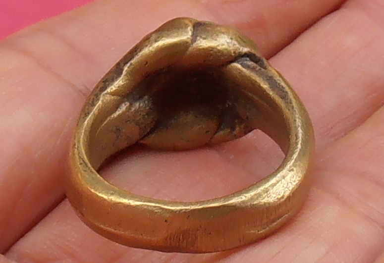 แหวนพิรอดหลวงพ่อสาย วัดท้องคุ้ง อ่างทอง