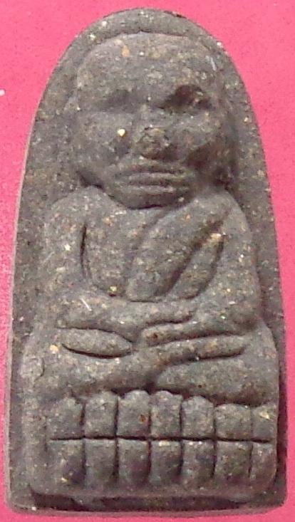 พระหลวงปู่ทวดพิมพ์พระรอด เนื้อว่าน พระของขวัญวัดห้วยมงคล สวยครับ