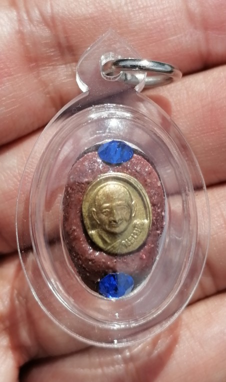 เบี้ยแก้ภควจั่น​ หลวงปู่หงษ์​ พรหมปัญโญ​ สุสานทุ่งมน​ จ.สุรินทร์​​ เลี่ยมพร้อมใช้​ เคาะเดียว   