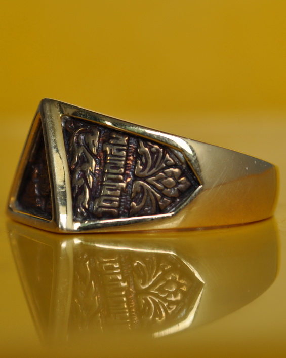 แหวนรัตนจักรรุ่นแรกเลี่ยมทอง หลวงปู่ชื้น วัดญาณเสน