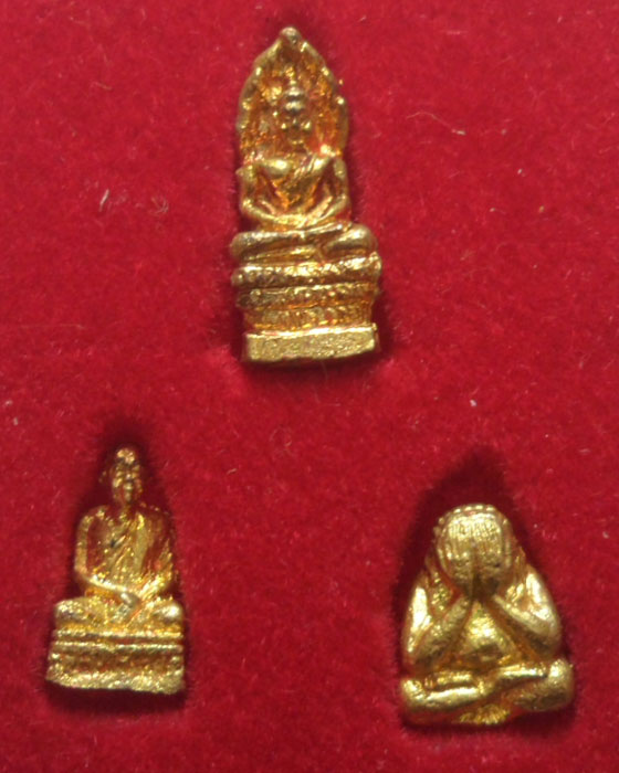 *** จ.สมุทรสงคราม *** พระชุดไตรภาคี รุ่นสมปรารถนาเฮง หลวงพ่อหยอด วัดแก้วเจริญ ปี๒๕๓๗