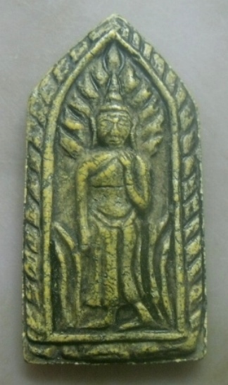 **เบาๆ**พระปางลีลาประทานพร ทรงห้าเหลี่ยม เนื้อผง เก่าไม่ทราบที่**เนื้อจัด สวยๆ เชิญชมครับ