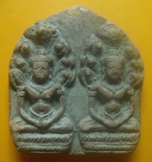 **เบา​ๆ​**พระนาคปรกคู่ หลวงปู่สรวง เนื้อดินแดงปราสาทขอมพันปี หลังหลวงตาเบ๊าะ วัดภูตะแบง ปี ๒๕๑๙**สวย