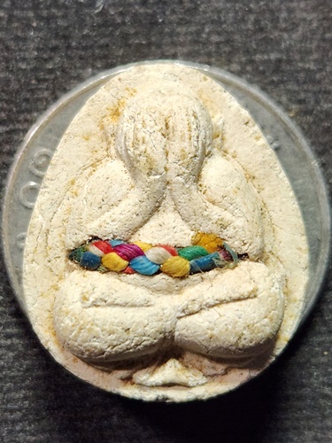 วัดอินทาราม จ.สมุทรสงคราม พระปิดตา หลวงพ่อแดง ฝังไหม 7 สี พิมพ์เล็ก  