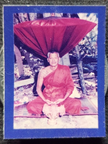 วัดอินทาราม สมุทรสงคราม รูปถ่าย หลวงพ่อแดง + ไหม 5 สี