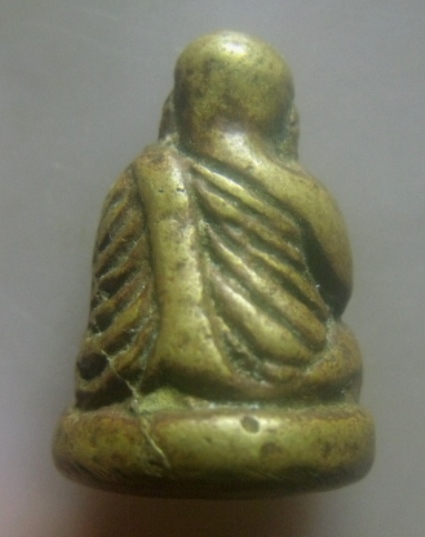 **เบา​ๆ​**รูปหล่อหลวงพ่อเงิน วัดบางคลาน เนื้อทองผสม เก่าๆ มีคราบเบ้า**เนื้อจัด สวยๆ เชิญชมครับ