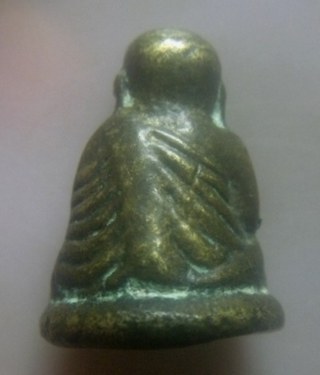 **เบา​ๆ​**รูปหล่อหลวงพ่อเงิน วัดบางคลาน เนื้อทองผสม หล่อตัดช่อ เก่าๆ มีคราบขี้เบ้า**เนื้อจัด สวยๆ