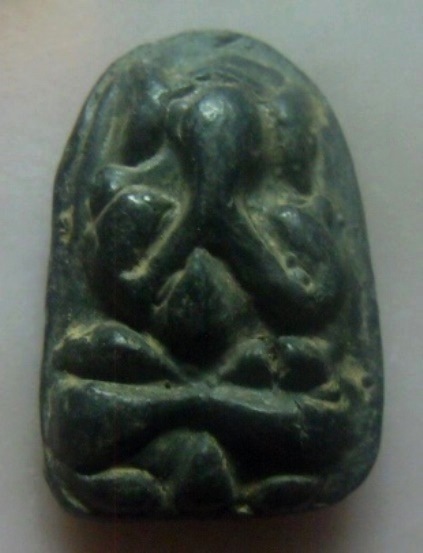 **เบา​ๆ​**พระปิดตามหาลาภ หลังจารยันต์ เนื้อผงใบลาน เก่าๆไม่ทราบที่**เชิญชมครับ 