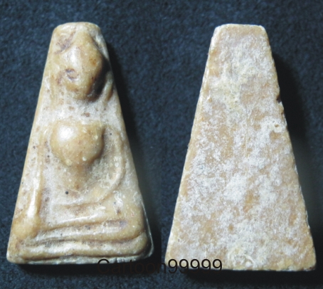 ผงสุพรรณ เนื้อผงน้ำมัน หลวงพ่อกวย วัดโฆสิตาราม (วัดบ้านแค) ชัยนาทครับ สวย เดิม หายากครับผม 