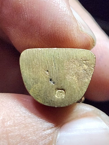 วัดแก้วเจริญ " จ.สมุทรสาคร  รูปหล่อ " หลวงพ่อหยอด ปี 2535 เนื้อทองฝาบาตร ตอกโค๊ต ย