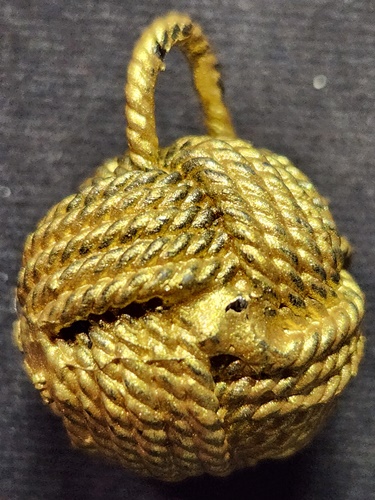  วัดกาหลง จังหวัดสมุทรสาคร  ลูกตะกร้อ หลวงพ่อสุด สิริธโร 2555