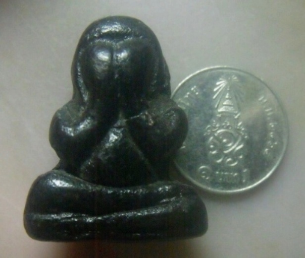 **เบาๆ**พระปิดตามหาลาภ พิมพ์ลอยองค์ เนื้อผงคลุกรัก หนึกนุ่ม แห้งเก่า ไม่ทราบที่**เนื้อจัด สวยๆ